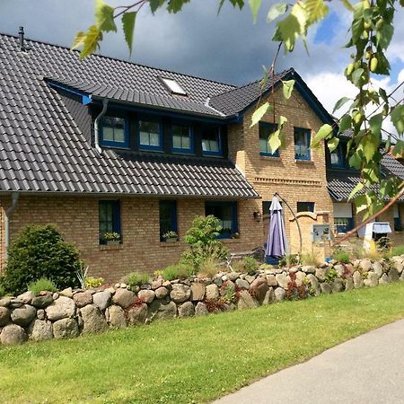 Ferienwohnung "Alter Gutshof" Huehnergott Sellin  Exterior photo